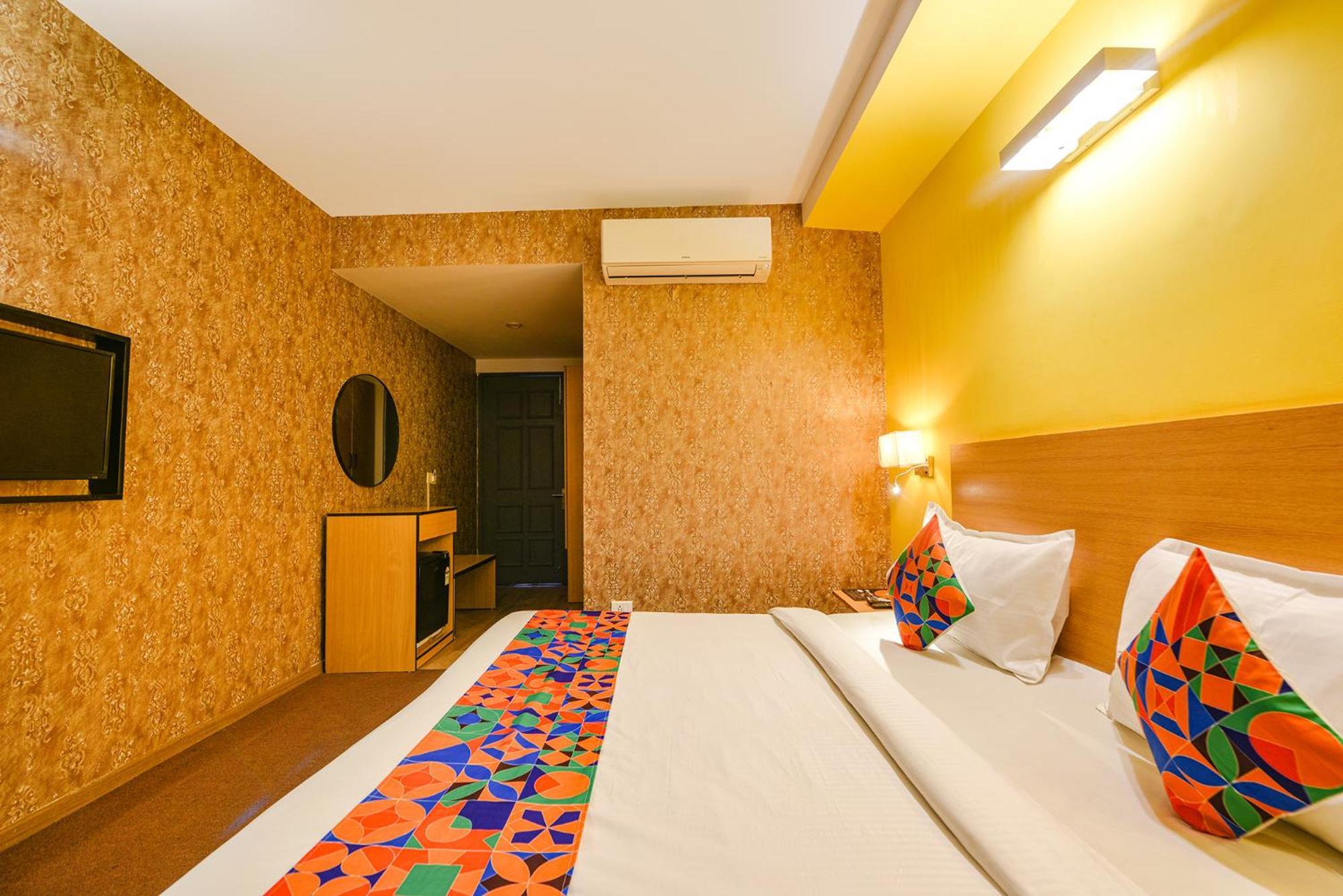 Fabhotel Old Meple Leaf 古尔冈 外观 照片